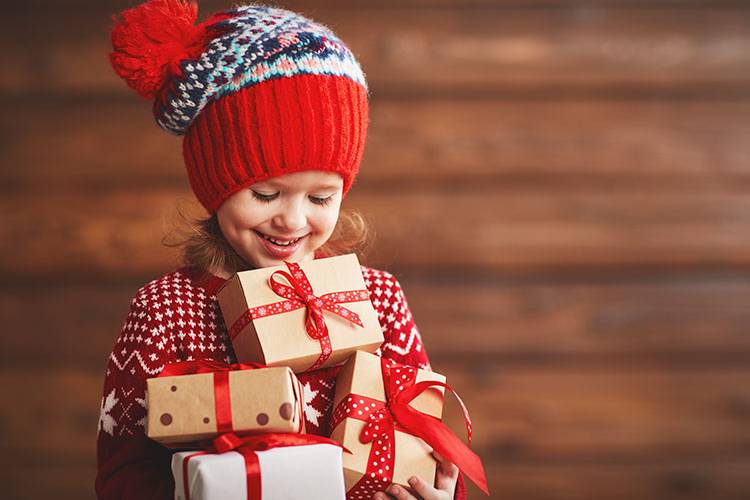 Cuántos regalos debe recibir un niño por Navidad?