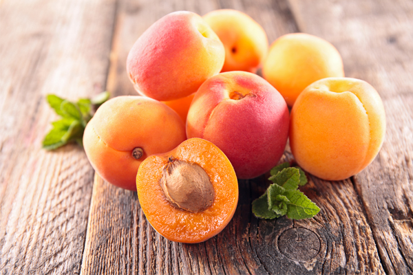 Characteristics and varieties of apricots - Iberiana